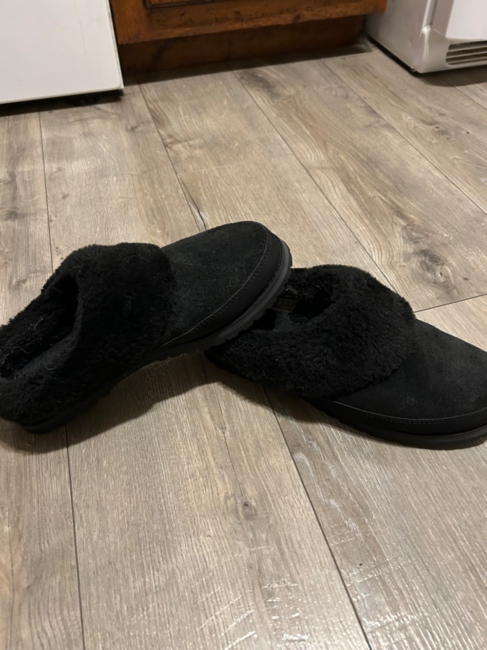Timberland Women's Black Fleece-Lined Winter Slip-Ons - Picture 13 of 14